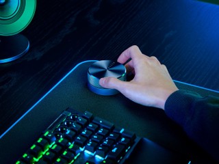 單一裝置整合所有操控能力 RAZER WIRELESS CONTROL POD 單一裝置整合所有操控能力 RAZER WIRELESS CONTROL POD
