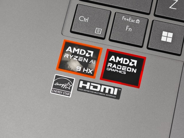 ASUS Zenbook S 16 (UM5606) 手提電腦