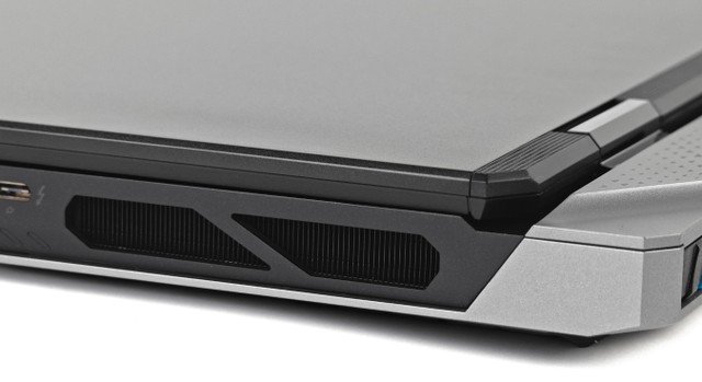 MSI Titan 18 HX AI A2XW 電競筆電