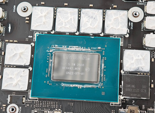MSI Titan 18 HX AI A2XW 電競筆電