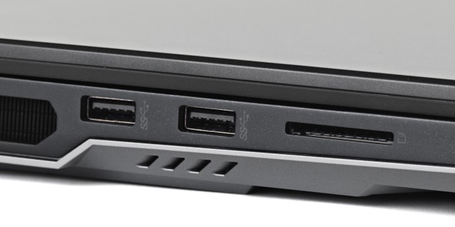 MSI Titan 18 HX AI A2XW 電競筆電