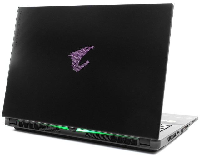 GIGABYTE AORUS MASTER 18 BYH